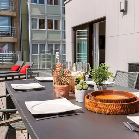 Huswell - Sunny In With Big Terrace