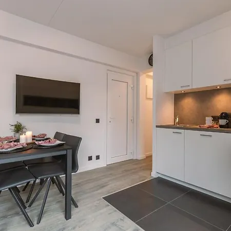 Huswell - Sunny In With Big Terrace Apartment *